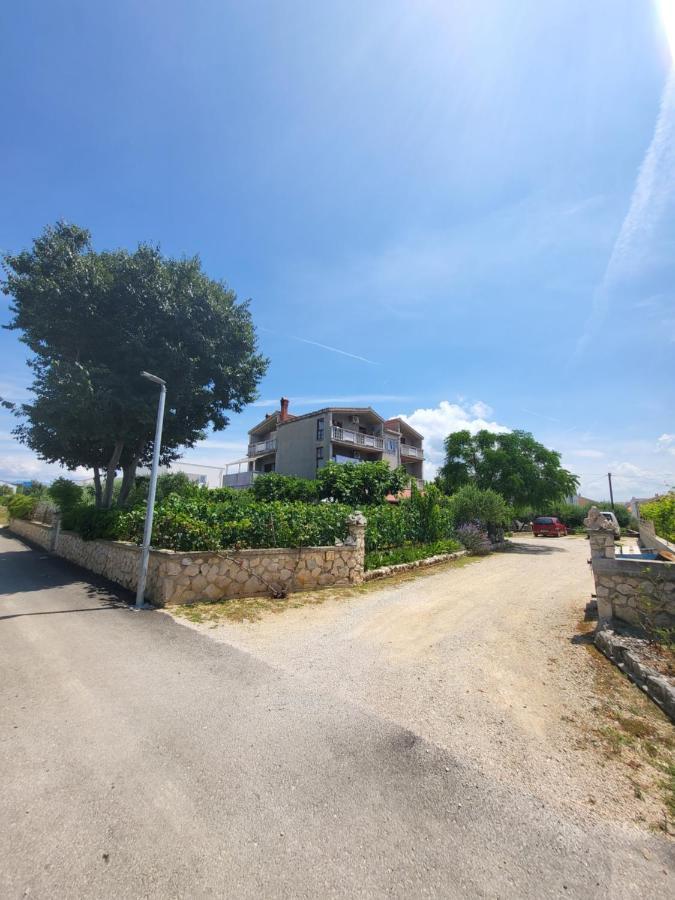 Apartmani Milka Vrsi Exterior foto
